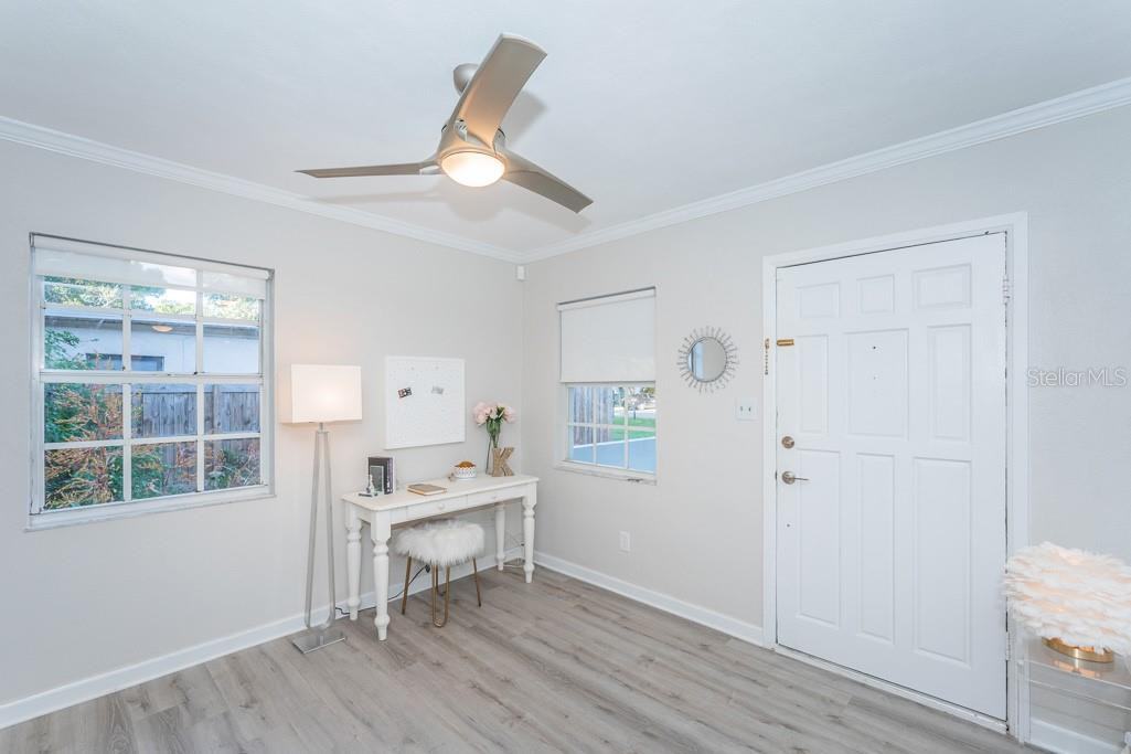 4309 S Renellie Dr - Photo 3 of 29