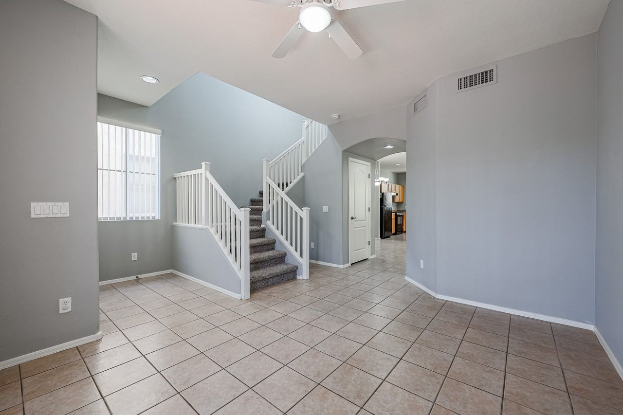 3672 E Sundance Ave - Photo 5 of 38