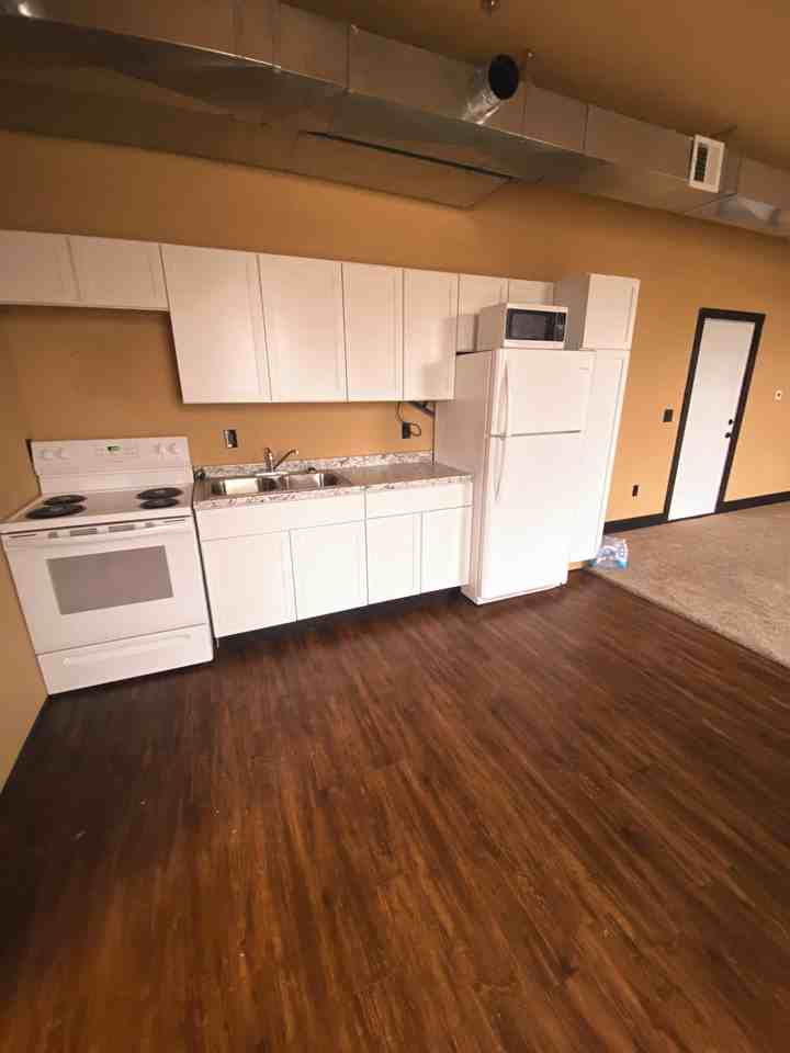 325 Steele St #2 - Photo 3 of 24