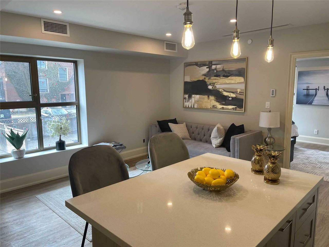 32 Rowanwood Avenue #303