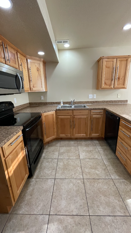 411 Ws #6 - Photo 3 of 18