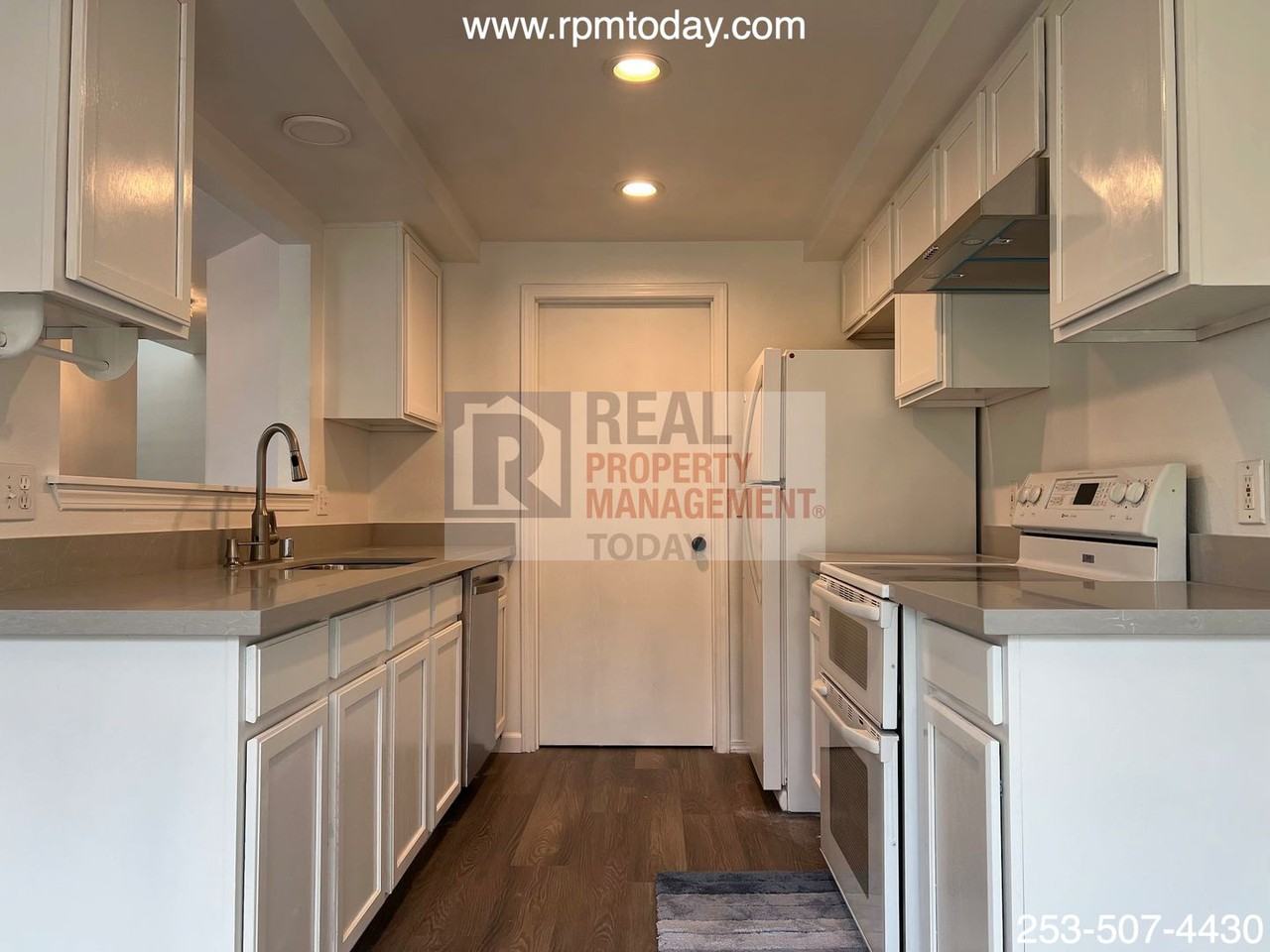 334 Tacoma Blvd S #334 - Photo 3 of 10