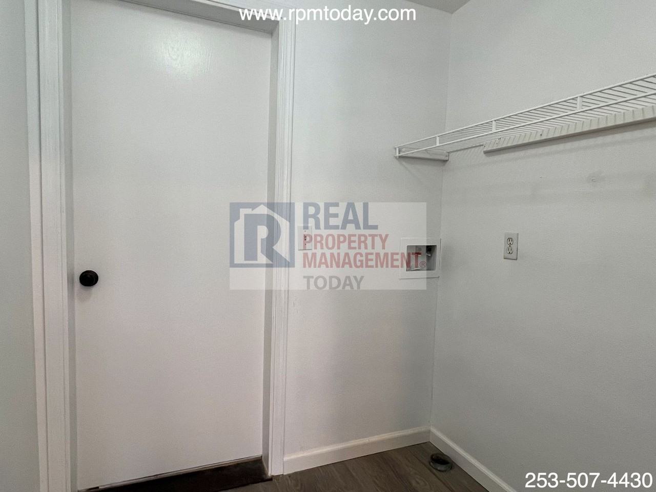 334 Tacoma Blvd S #334 - Photo 4 of 10