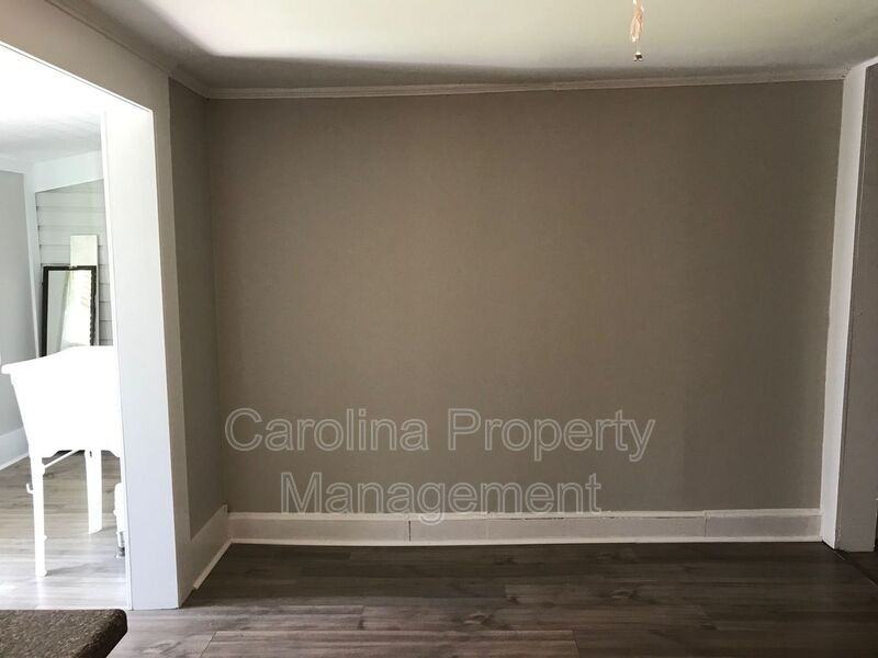 213 W King Street Kings Mountain - Photo 3 of 6
