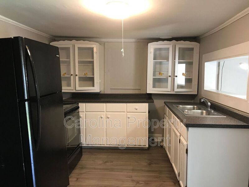 213 W King Street Kings Mountain - Photo 4 of 6