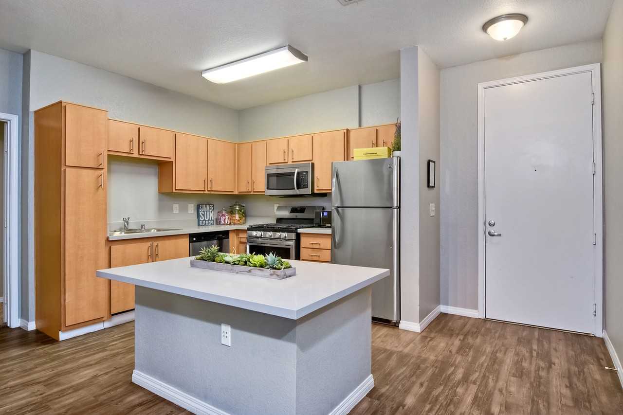 Fifty Twenty-Five - Photo 5 of 50