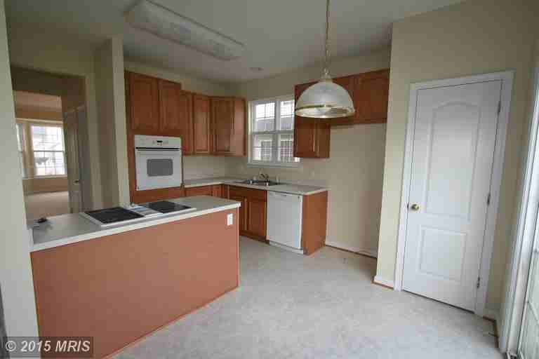 202 Coleman Dr - Photo 3 of 15