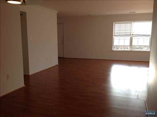 2132 Isabelle Ct #2132 - Photo 2 of 14