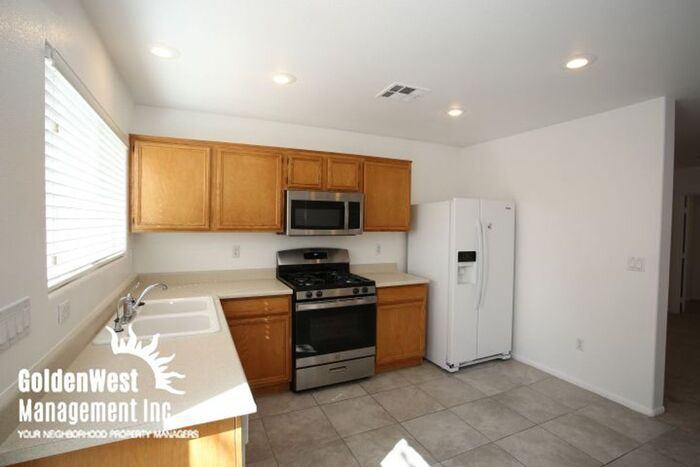 11051 Deluna St - Photo 2 of 16