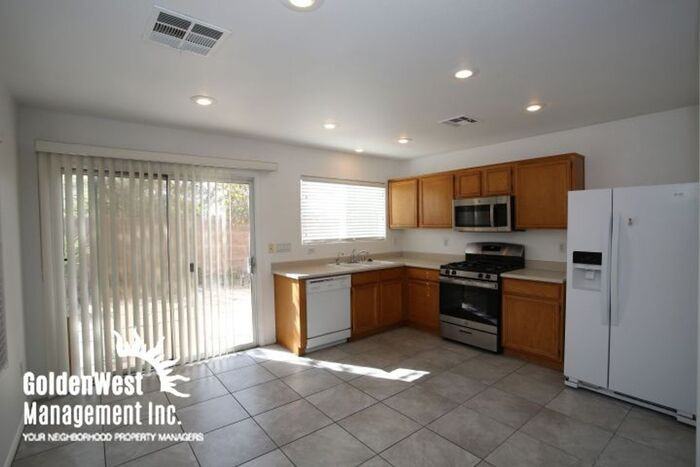 11051 Deluna St - Photo 3 of 16