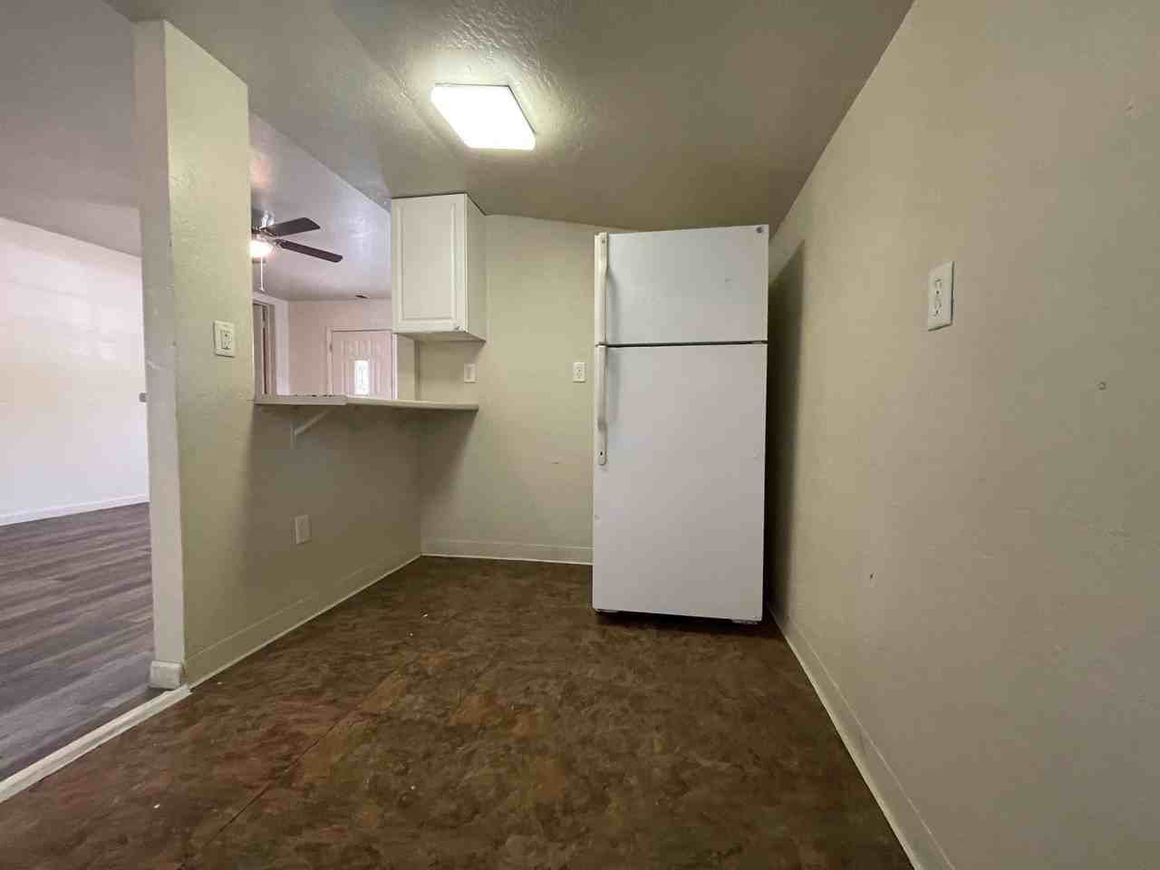 524 W 1st Ave #A - Photo 5 of 14