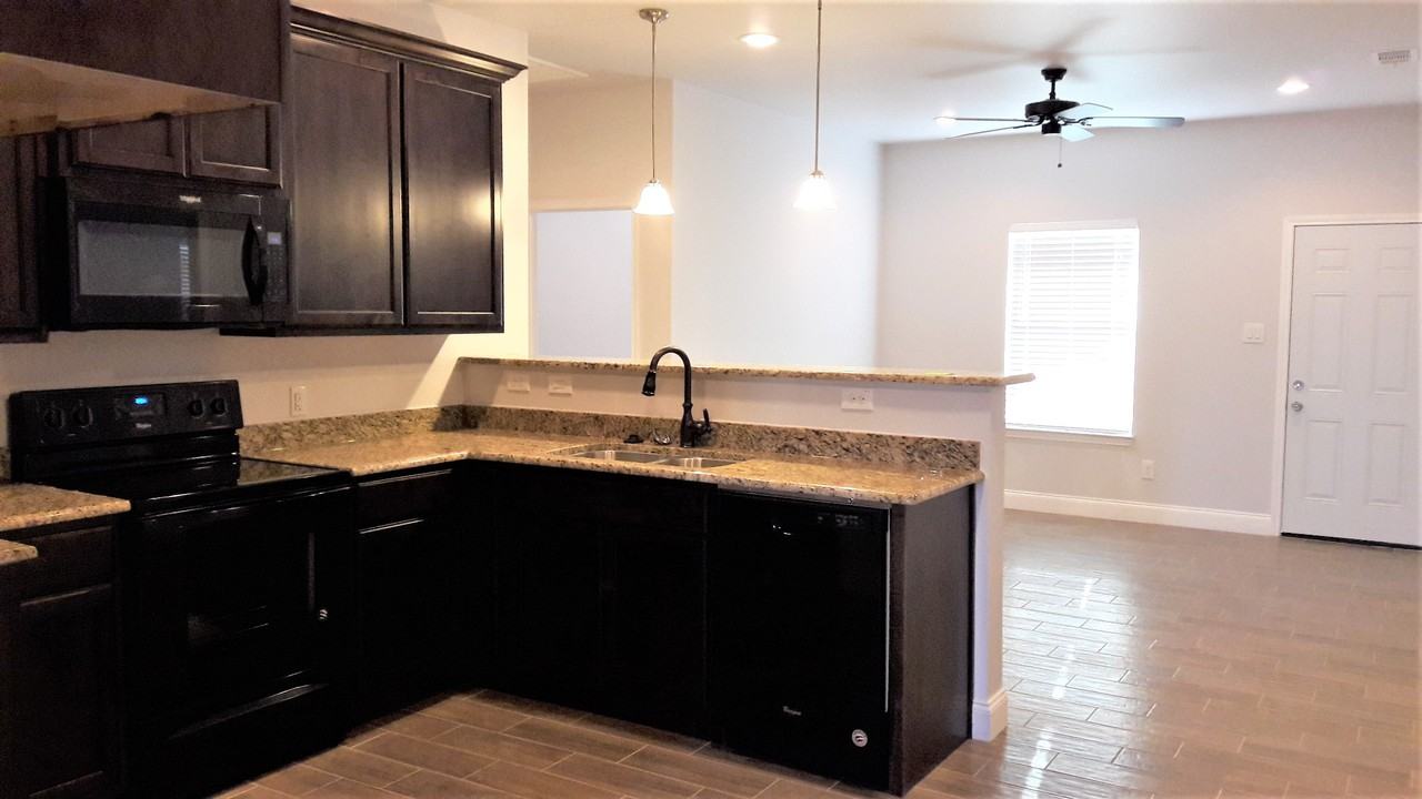 2208 Oliver St #1 - Photo 4 of 18