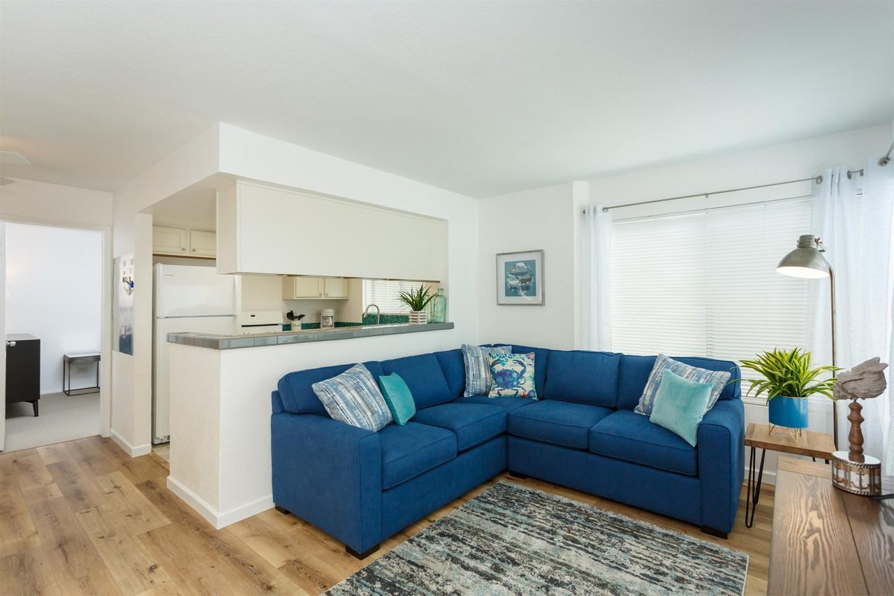 810 Liverpool Ct #1 - Photo 4 of 17