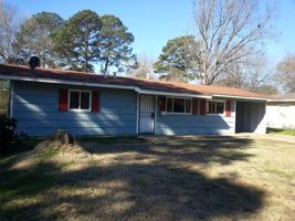 featured image of 3019 Lakewood Dr #1