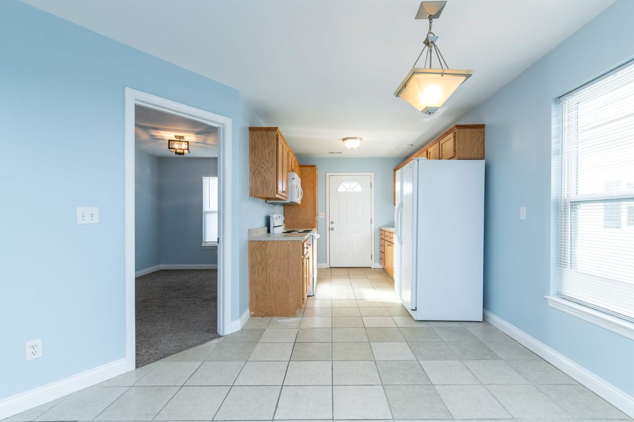 110 War AdmiralUnit 102 - Photo 3 of 11