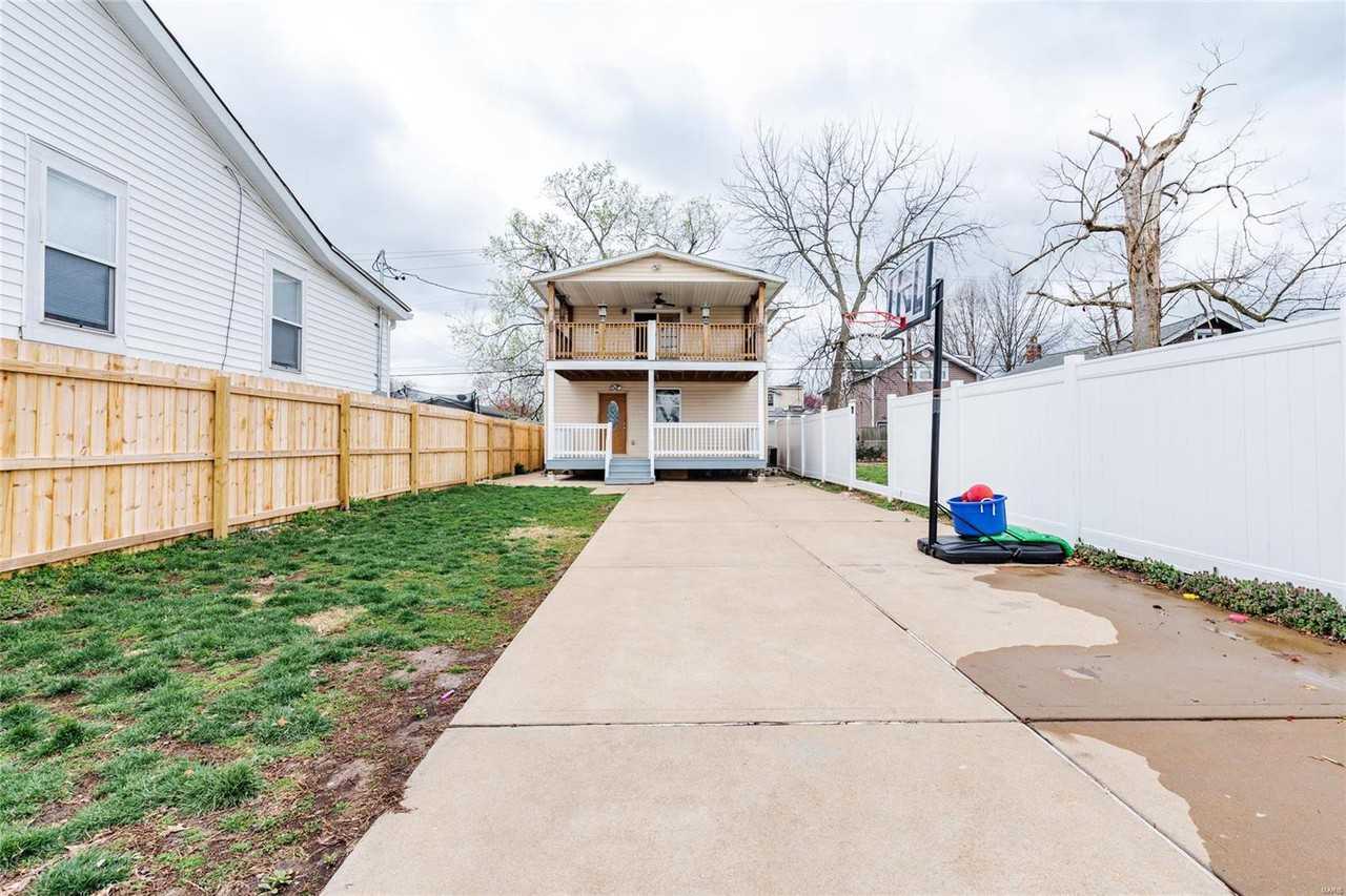 5330 Blow St - Photo 2 of 24