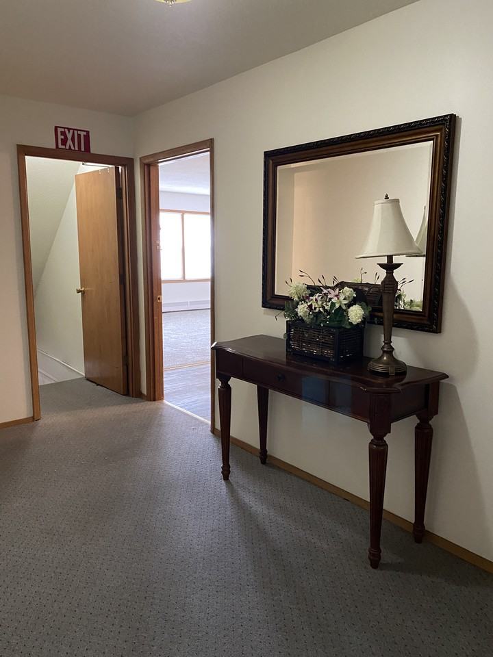 401 Southwest Elm Street - Photo 6 of 17