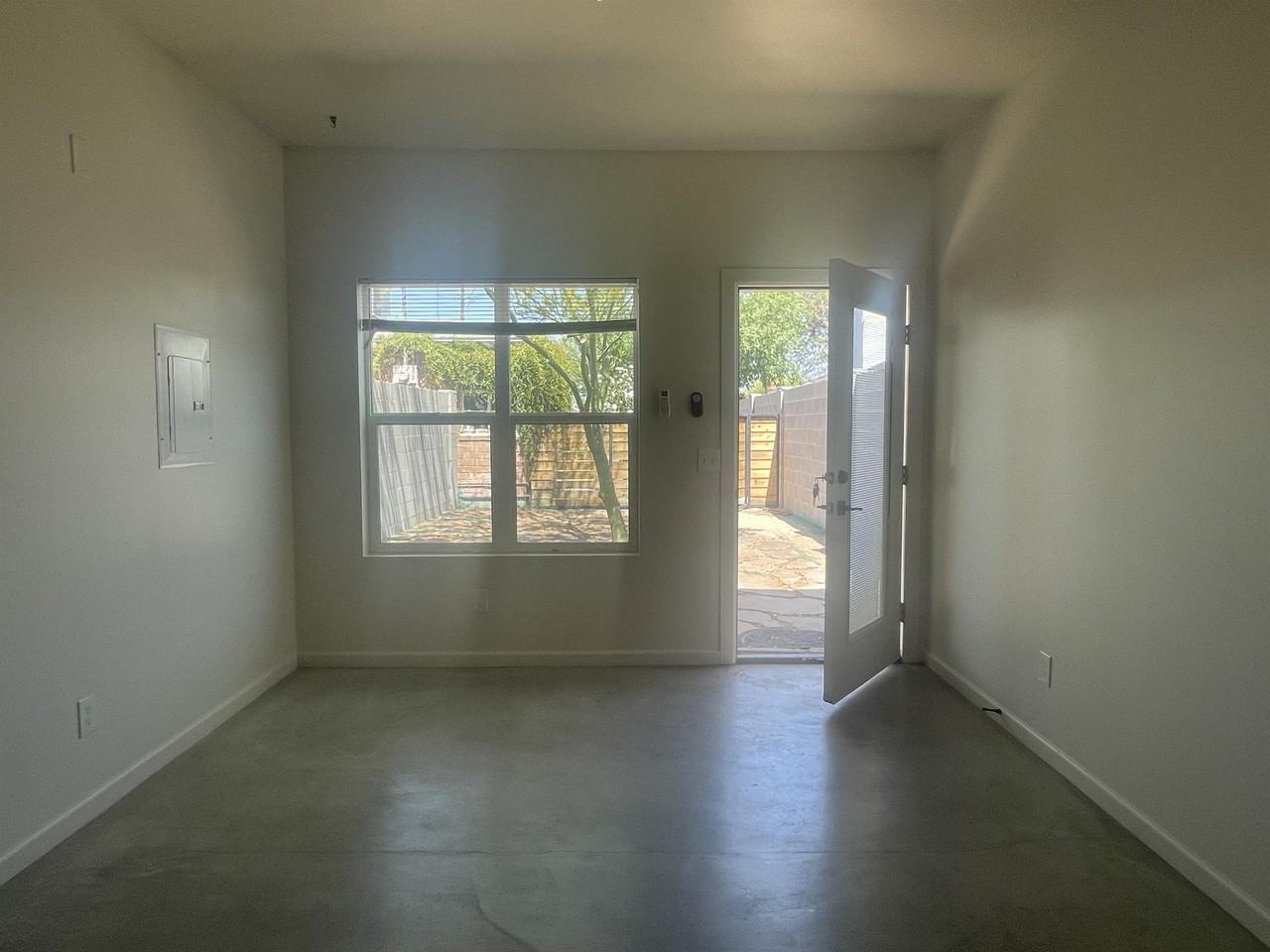 1523 E Cambridge Ave #GH - Photo 4 of 6