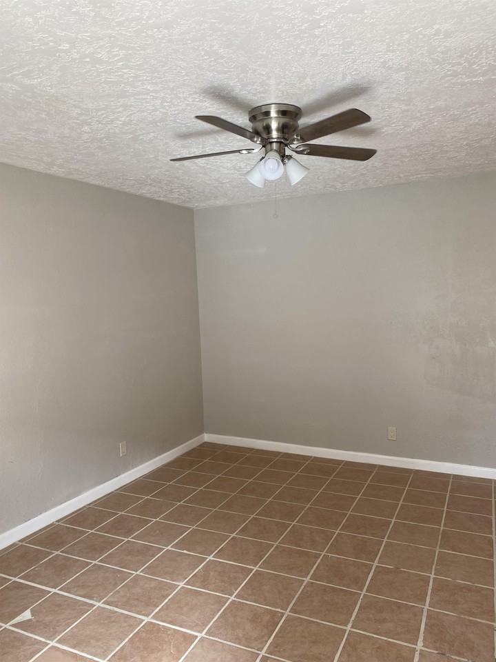 650 West Florida Avenue - 7 #7 - Photo 2 of 5