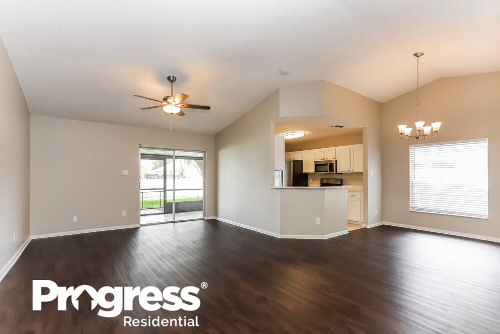 24904 Silversmith Dr - Photo 3 of 16