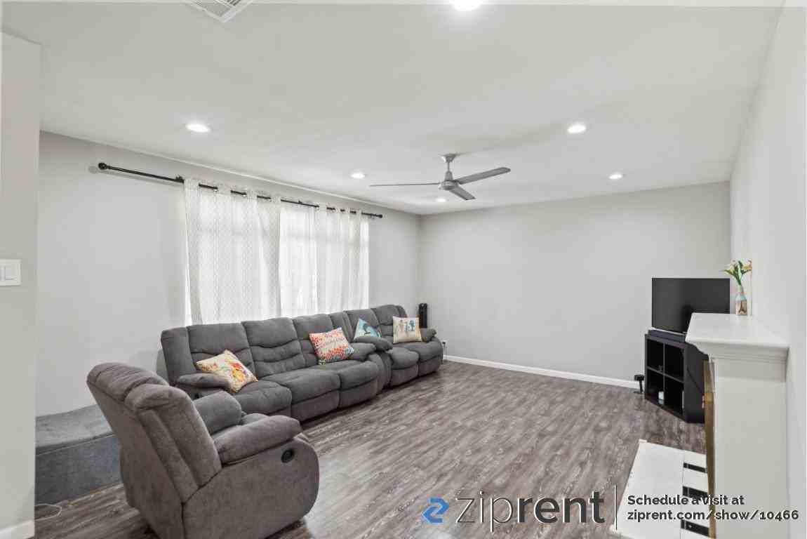 2108 Sierra Wood Dr - Photo 2 of 20