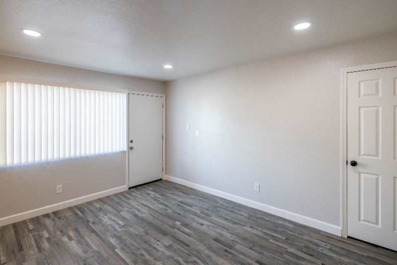 2900 Peach Ave - Photo 3 of 13