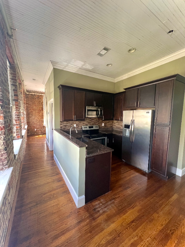 427 College St #4 - Photo 2 of 8