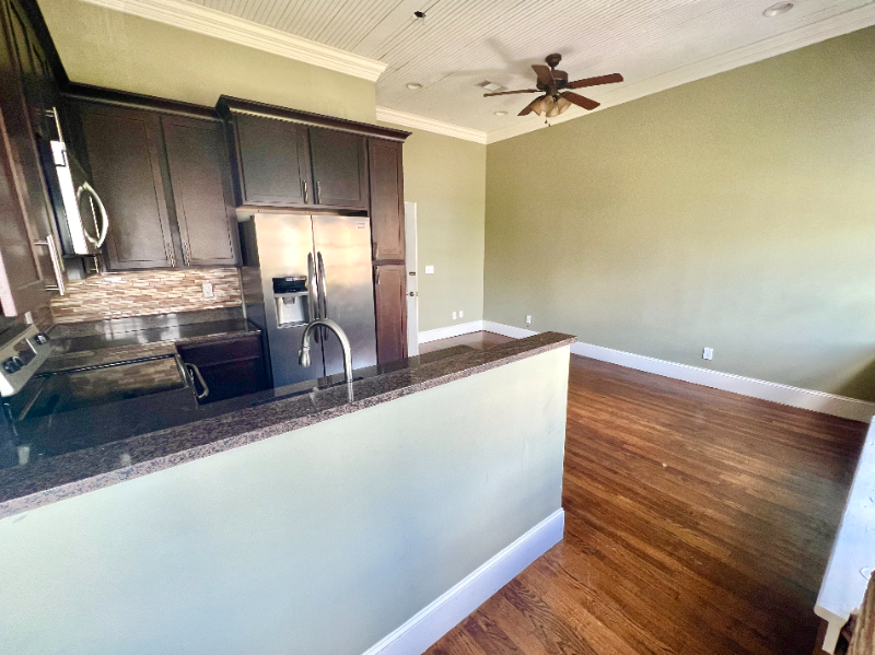 427 College St #4 - Photo 3 of 8