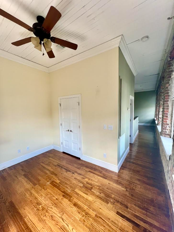 427 College St #4 - Photo 5 of 8