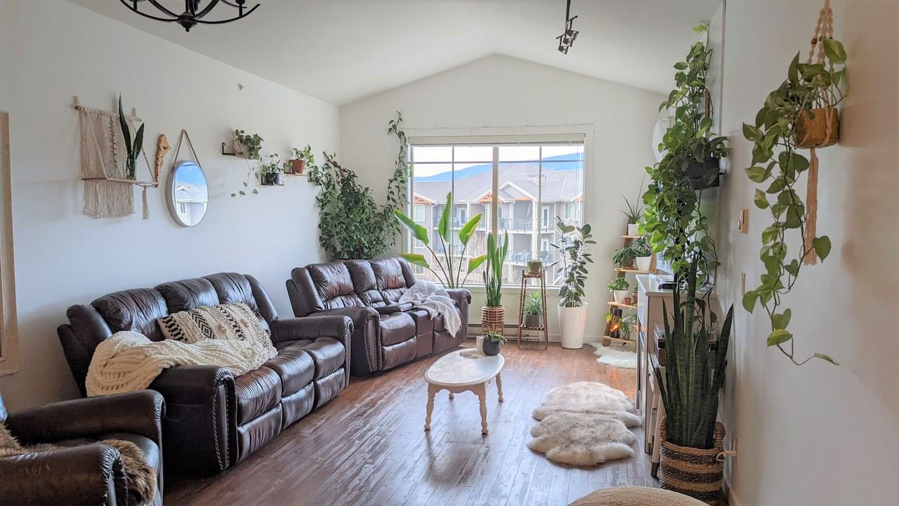 3739 Mission Meadows At Casorso Pha #1 - Photo 2 of 11