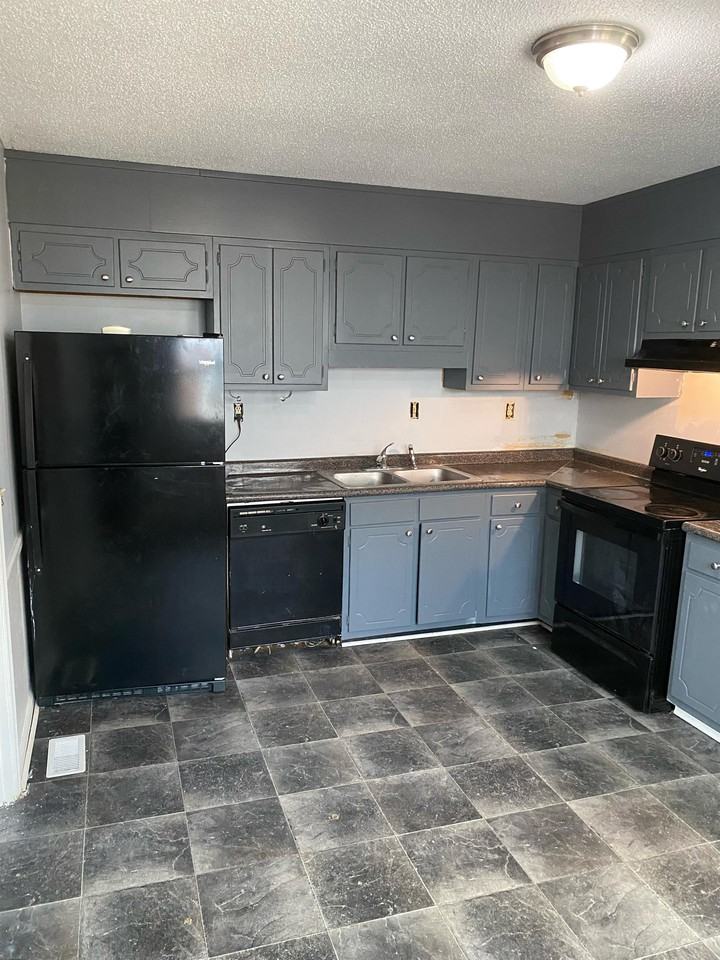 7621 Longstreet Dr #1 - Photo 3 of 17