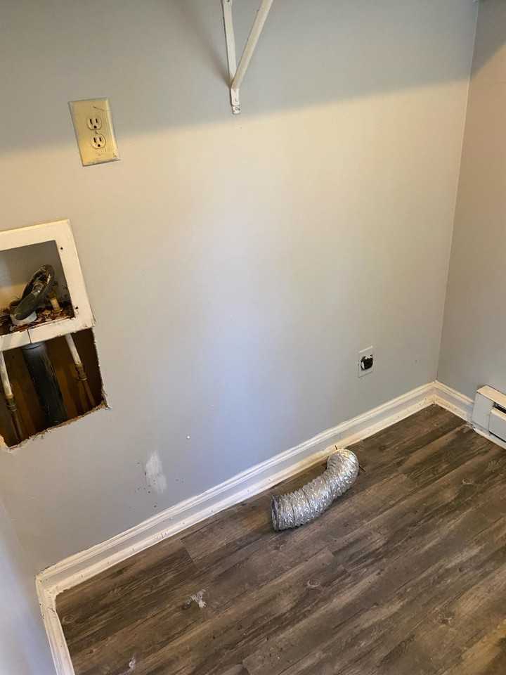 7621 Longstreet Dr #1 - Photo 5 of 17