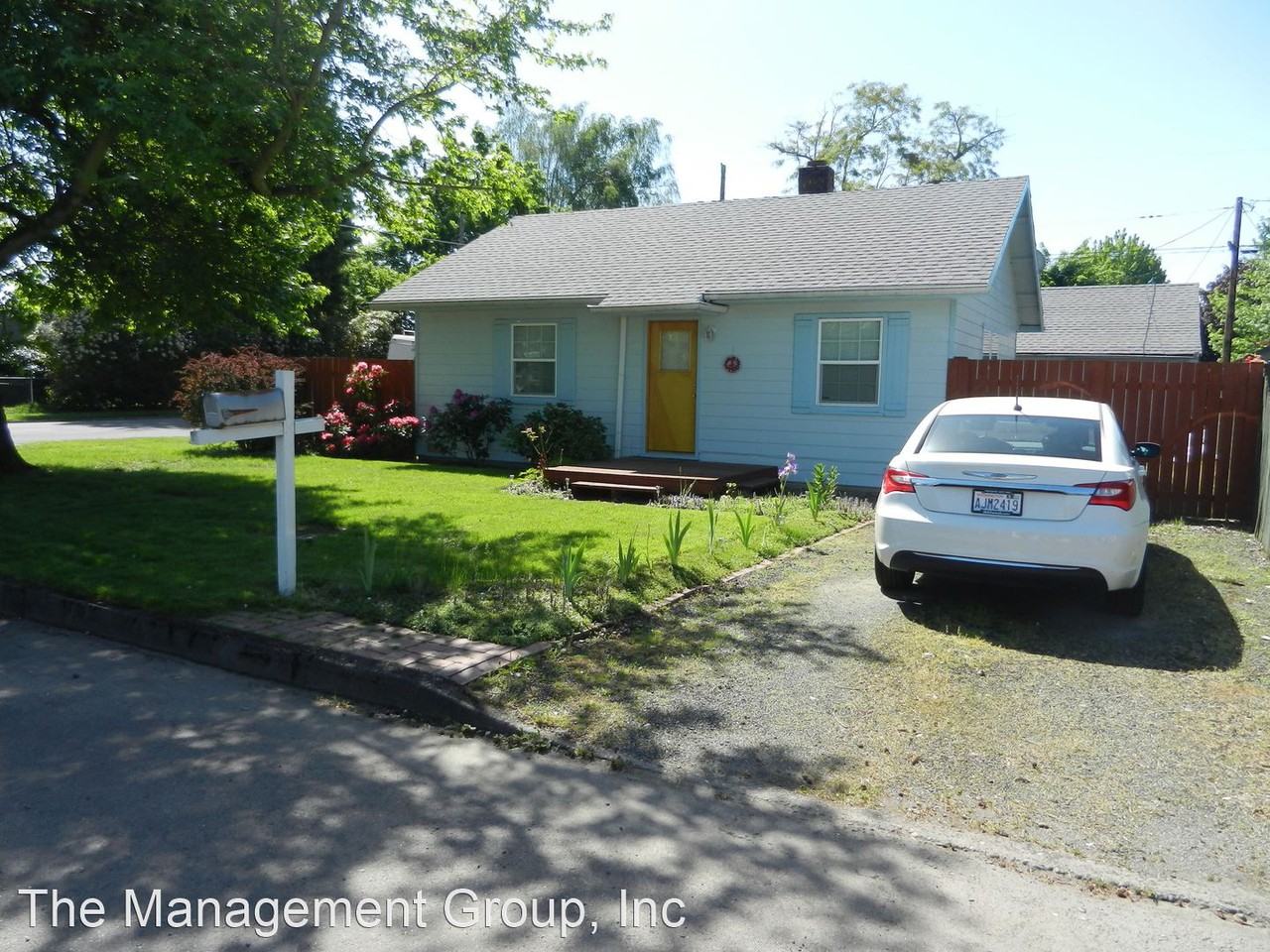 2811 E 25th St - Photo 2 of 13