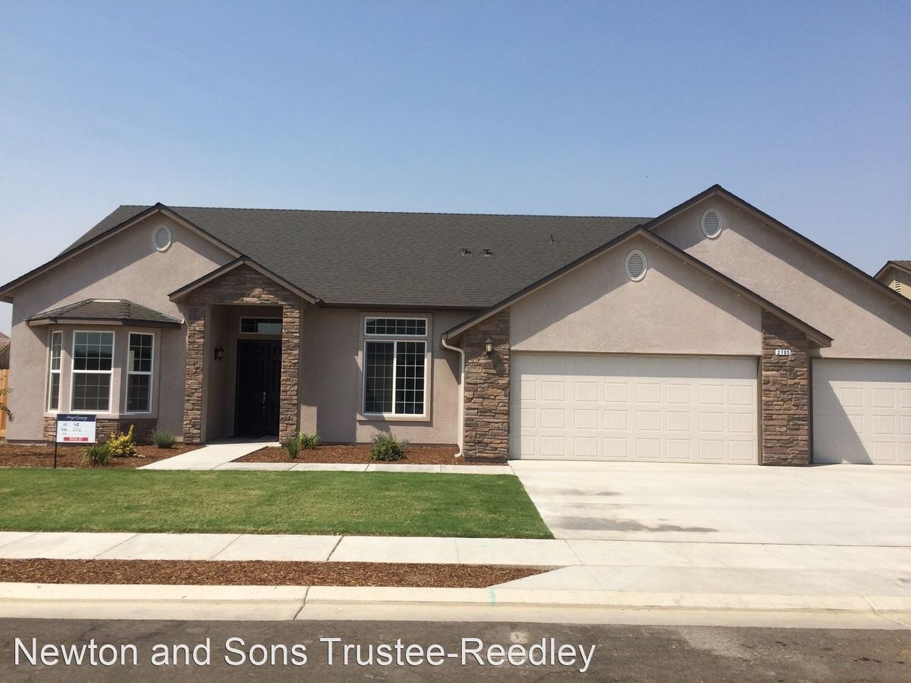 2705 8th Avenue Dr - Photo 2 of 34