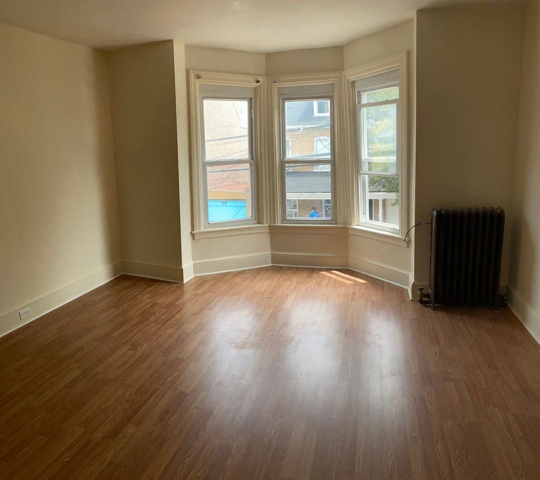 429 1/2 W VINE ST - Photo 2 of 9