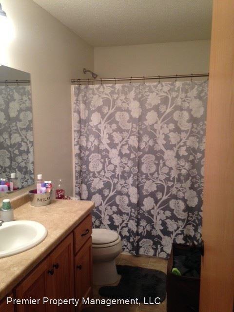 1667 20th Ave Ne - Photo 3 of 7