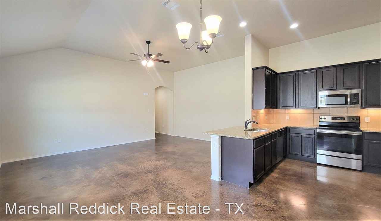 216-218 Stacy Ln - Photo 2 of 16