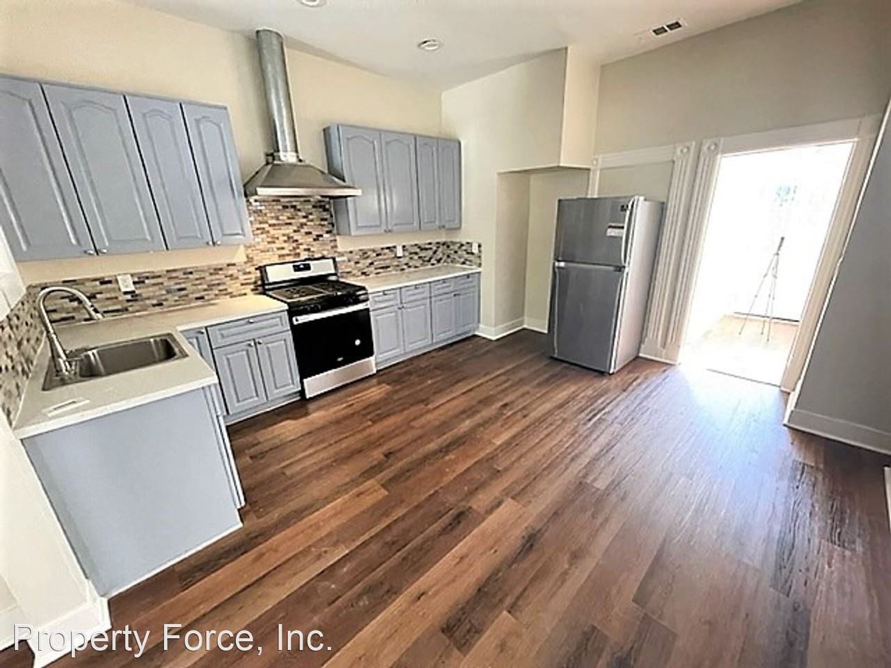 1417 Kansas St - Photo 3 of 11