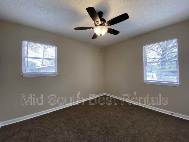 4020 Gilman St - Photo 5 of 12