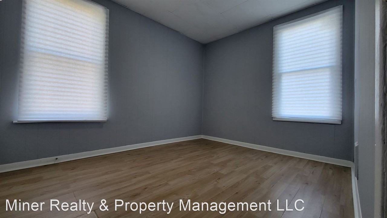 101 Louisa St - Photo 2 of 9