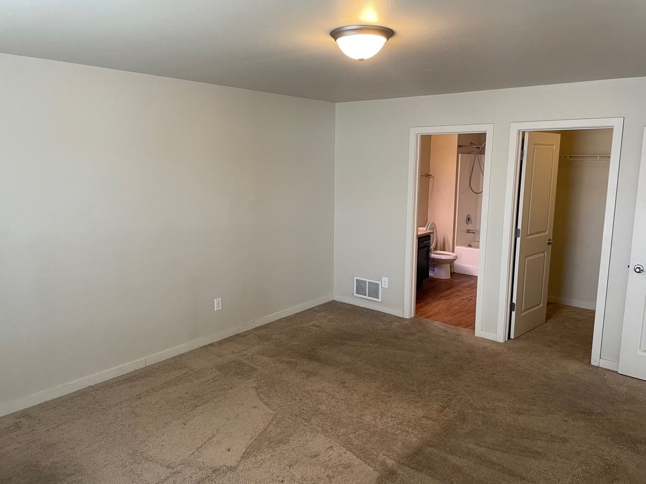 1815 20th Ave W - Photo 3 of 12