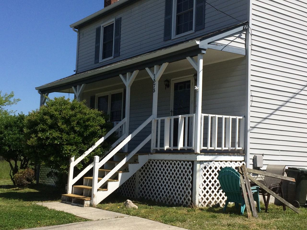 1373 Poquoson Ave - Photo 2 of 19