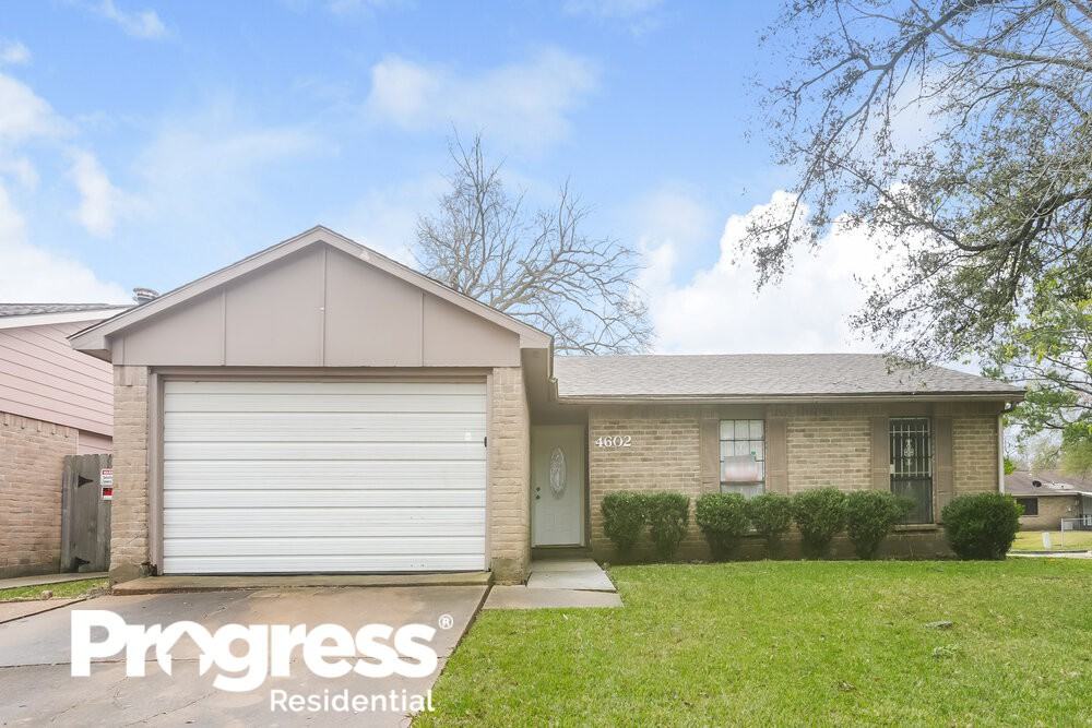 14602 Flair Dr - Photo 2 of 25