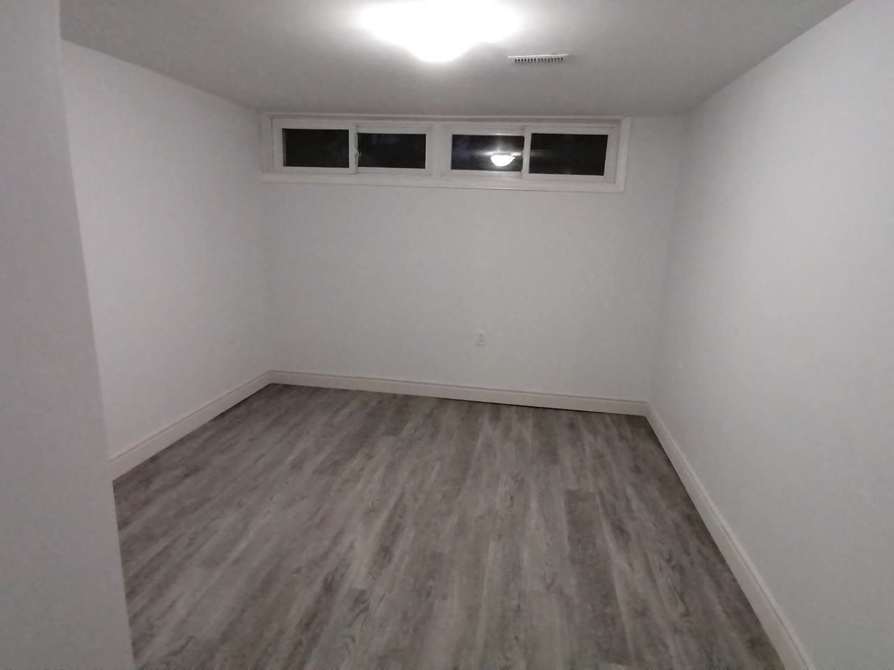 1525 Banwell Road - Photo 2 of 6