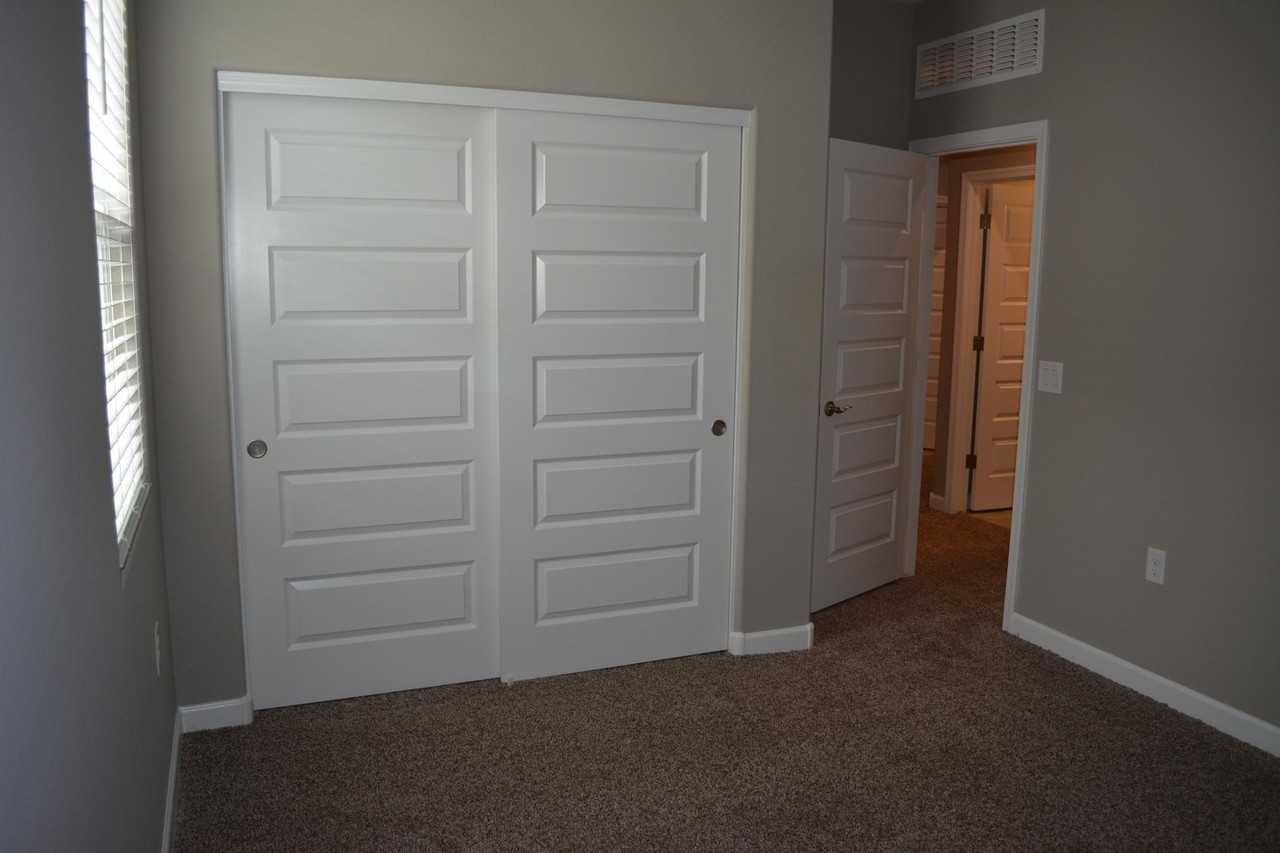 8315 S 45th Ave - Photo 2 of 14