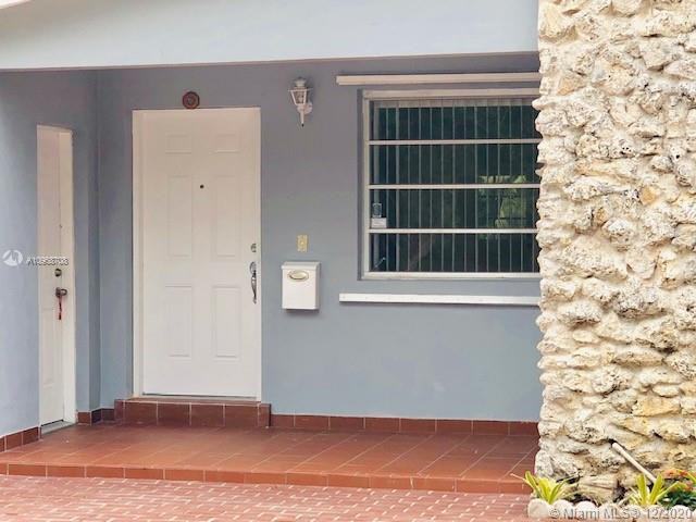 4101 Sw 13th Ter - Photo 3 of 27