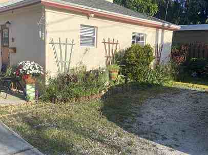 200 Park Avenue - Photo 2 of 5