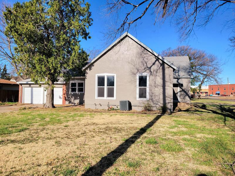 425 N Pine St - Photo 2 of 20