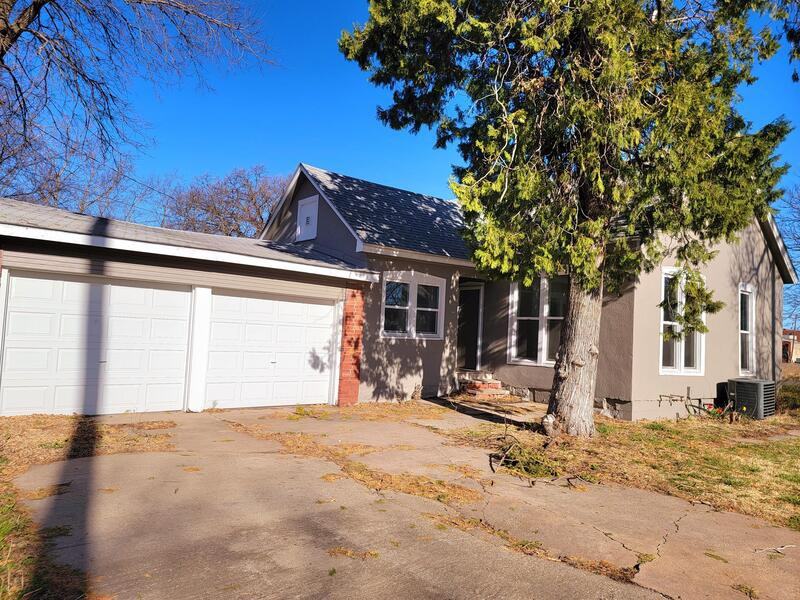 425 N Pine St - Photo 3 of 20