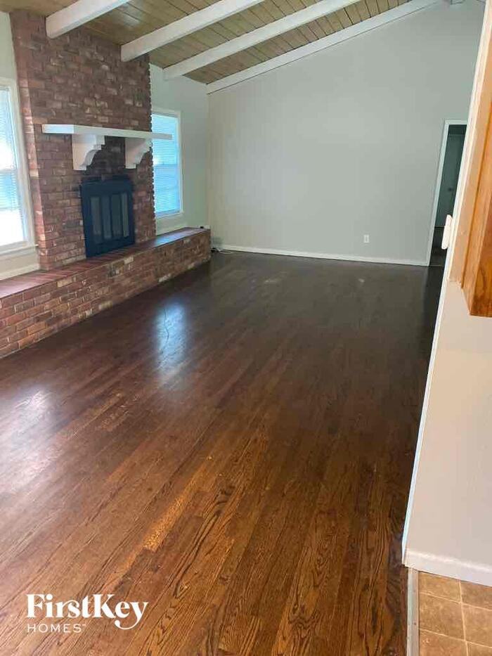 5845 Long Ave - Photo 2 of 14
